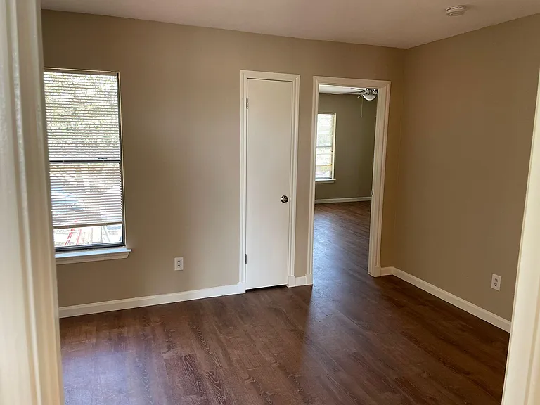 3037 Hill St — Photo 5