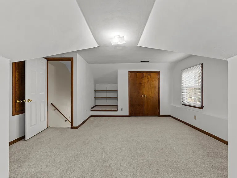 828 Jo Anne Cir — Photo 2