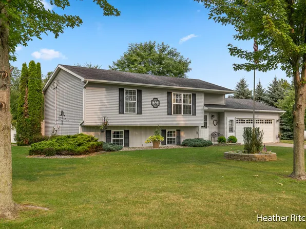 8676 Cory Dr, Delton, MI 49046