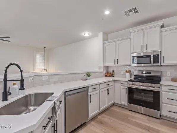 2754 S SULLEY Drive #103, Gilbert, AZ 85295