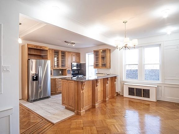 2nd image of 84 Garfield Pl APT 3