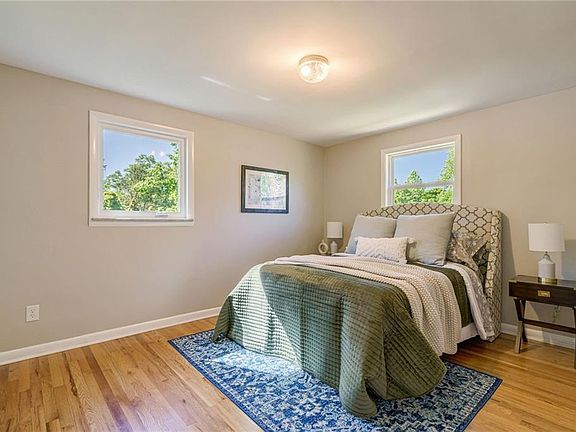 4th image of 89 Radford Cir SW