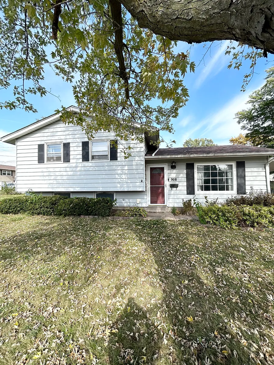 Building Photo - 908 Hillside Dr