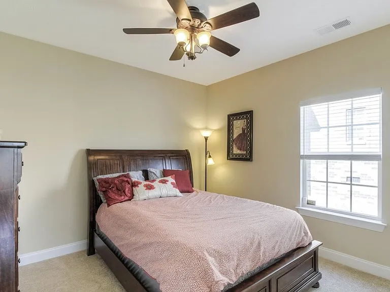 7913 Kirkfield Dr — Photo 13