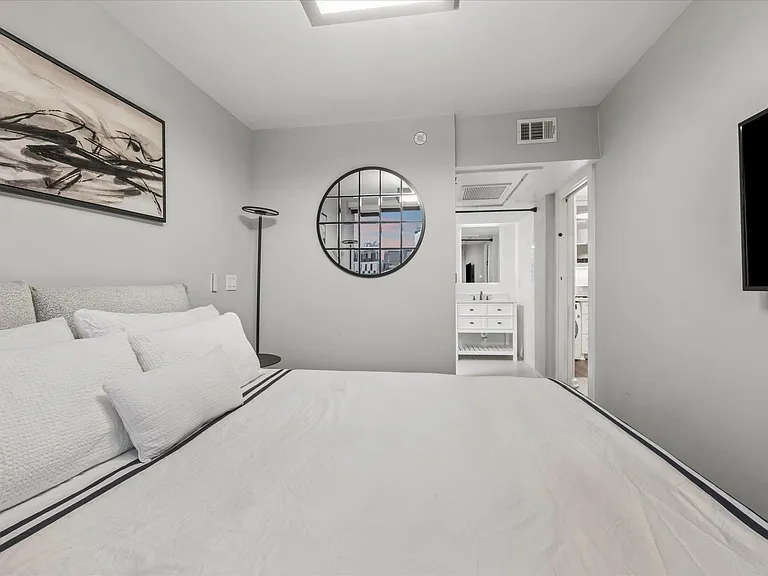 1212 Guadalupe St #701 — Photo 15