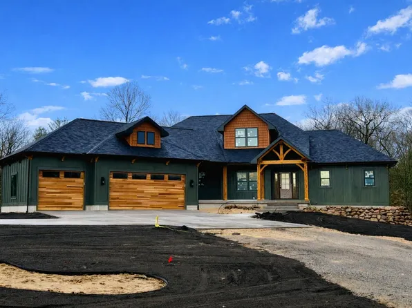 400 Sabine Dr #8, Muskegon, MI 49442