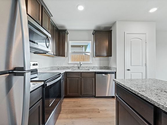 The kitchen of the Sabine has a wonderful energy-efficient appliances.