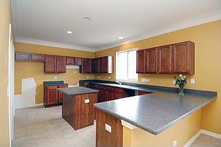4th image of 9164 Buckingham Ct