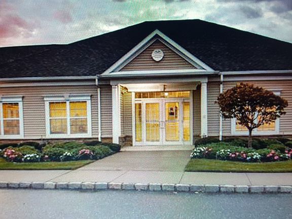 5th image of 27 Southampton Dr #27