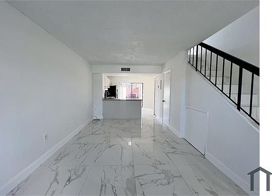 4th image of 1909 SW 107th Ave #1910