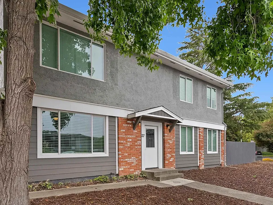 27 Panorama Dr #C