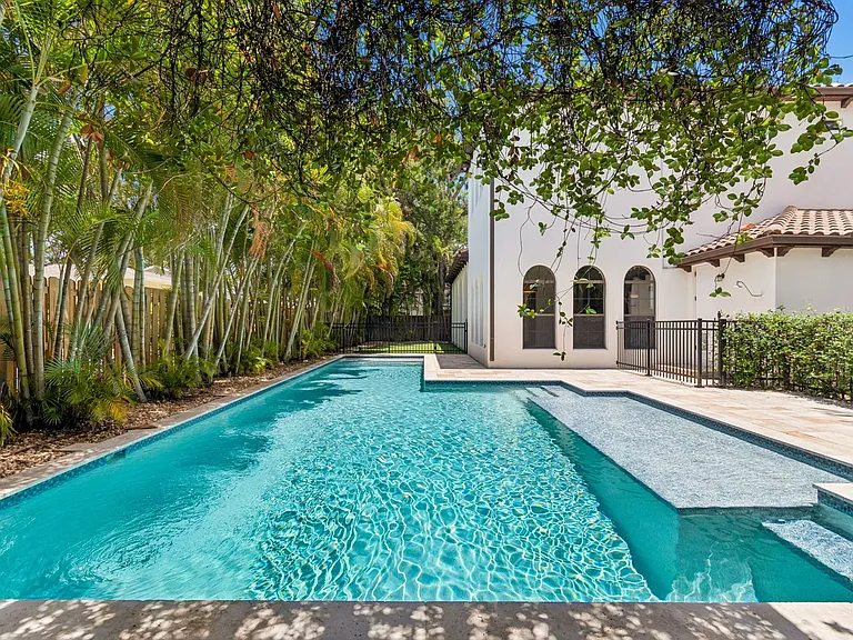3917 W Barcelona St — Photo 47