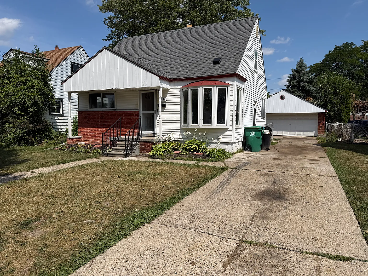 3 bed, 910 sqft, $1,700 — Photo 3