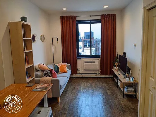 Rented by MySpaceNYC | media 49