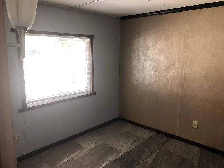 809 Newark St — Photo 23