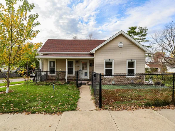 320 Vine St, Baraboo, WI 53913