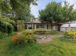 207 W 3rd St, Yachats, OR 97498