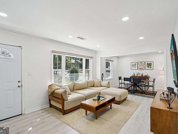 3rd image of 1145 Fayetteville Rd