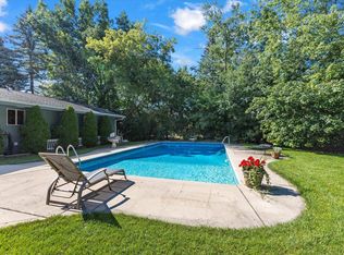 W272N1129 Ridgeview Ct, Waukesha, WI 53188