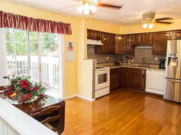 4th image of 6208 Apple Valley Ct