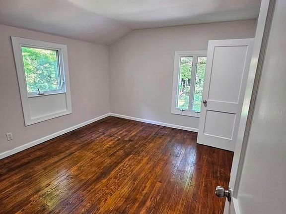 4th image of 32 Mountain Rd #O