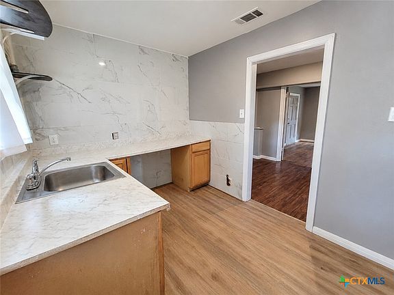 5th image of 1003 Duncan Ave