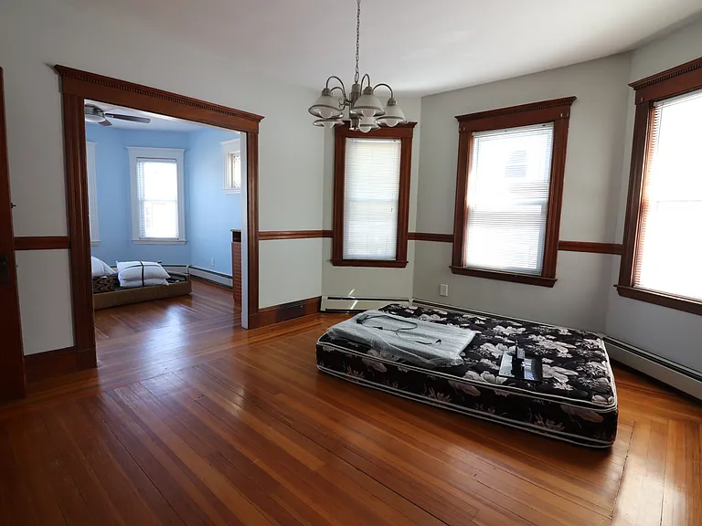 19 Mapleton St — Photo 7