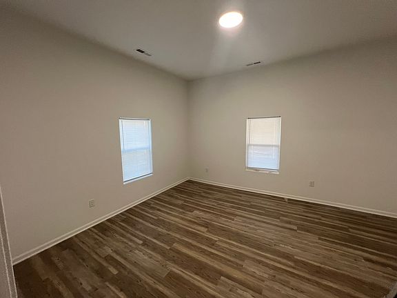3rd image of 335 N Oakland Ave #B