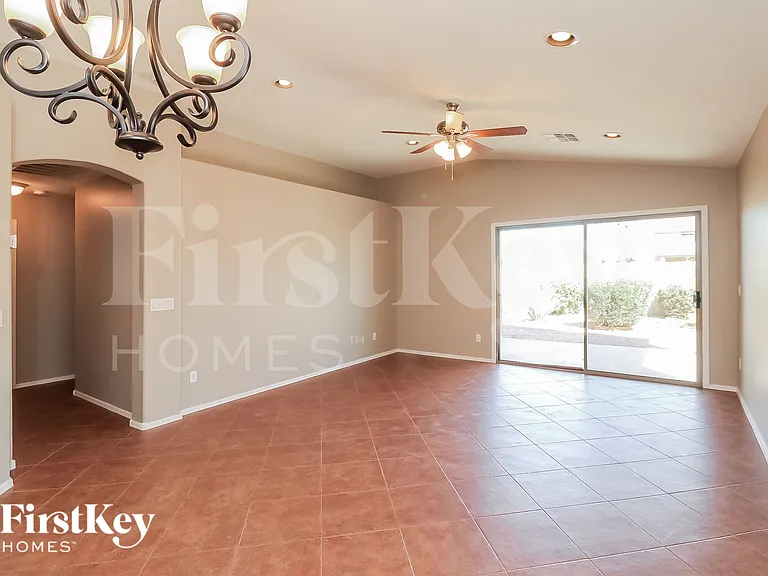 4936 W Glass Ln — Photo 3