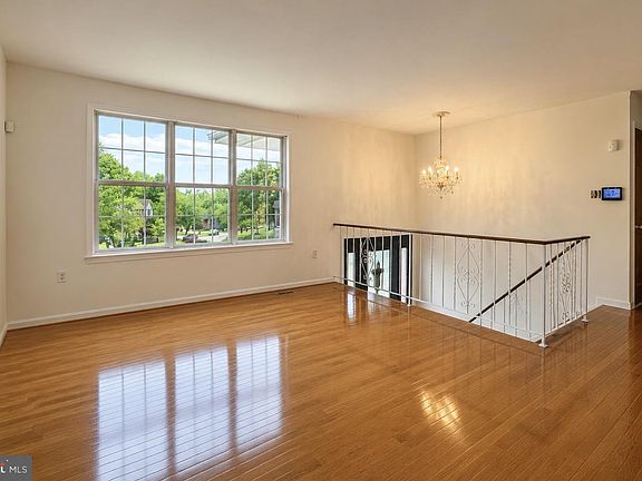 5th image of 1512 Jomar Dr