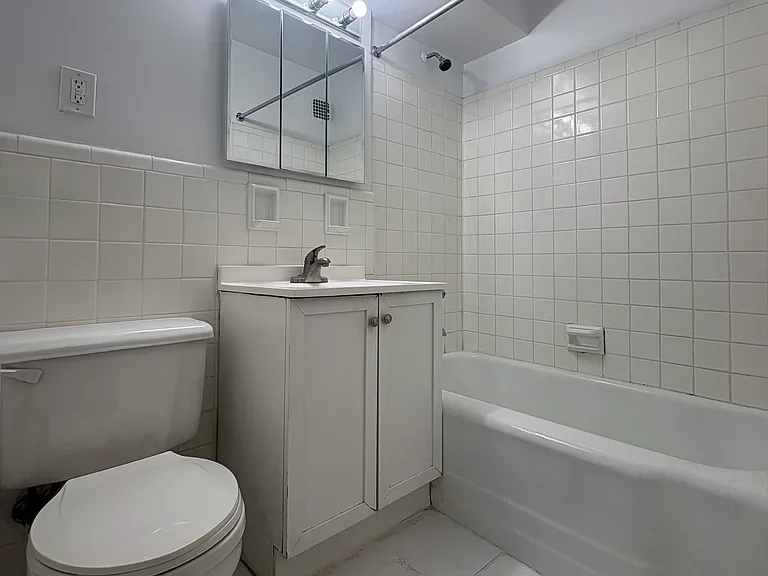 435 W 57th St #6A — Photo 6