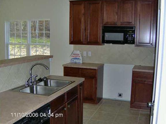 3rd image of 3703 Whitworth Ave