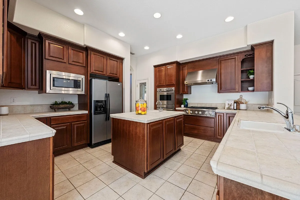 Primary Photo - 4056 Redondo Dr