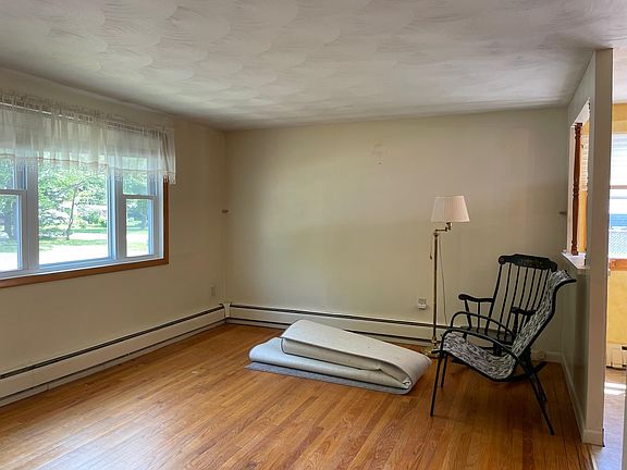 5th image of 66 Kennedy Dr