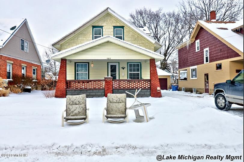1st image of 1029 Arianna St NW