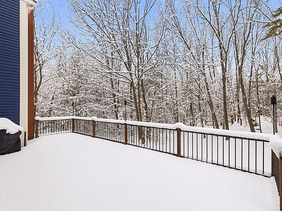 4th image of 8 Winterberry Lane