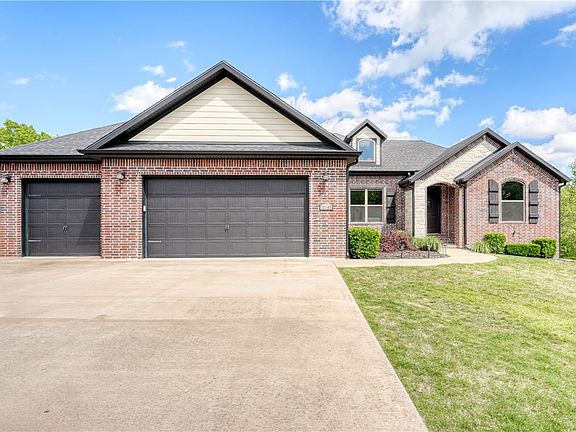 3rd image of 12198 Lost Oak Dr