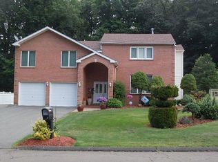 90 Highland St, Rocky Hill, CT 06067