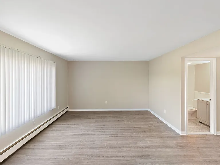 Brownell Apartments - Coast to Coast Management — Photo 10
