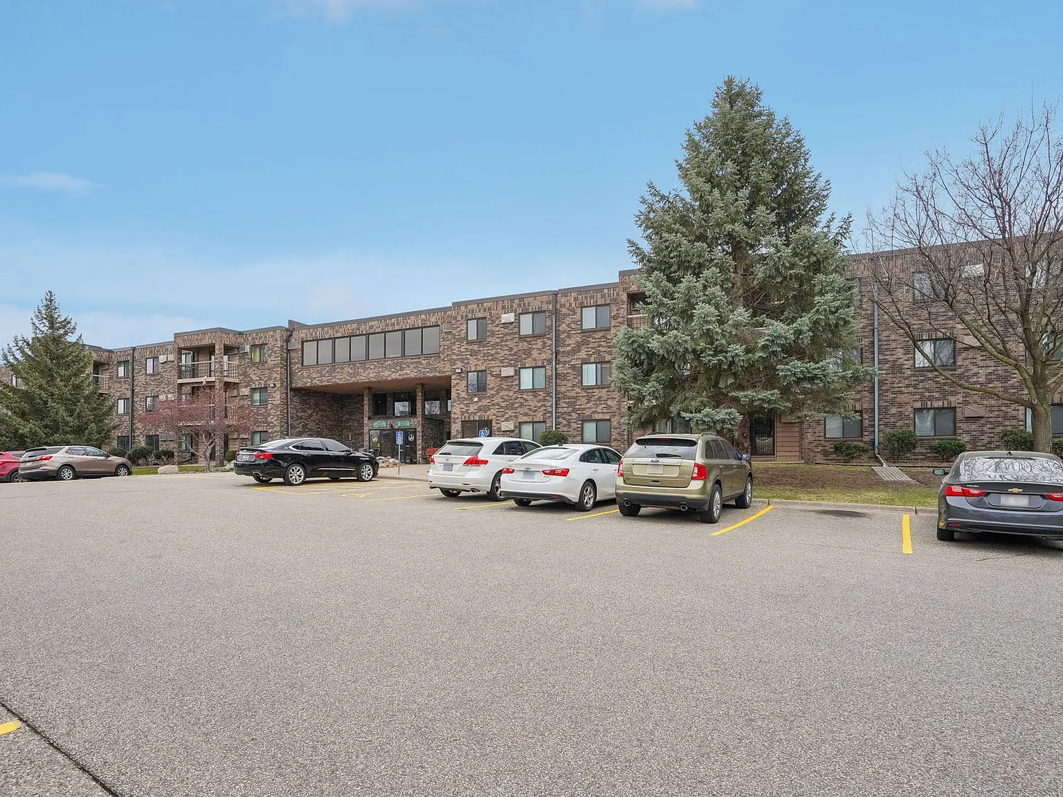 Park Place Apartments in Burnsville — Photo 2