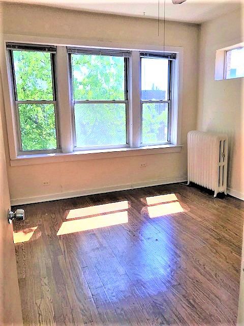 1st image of 4008 N Kenmore Ave #3