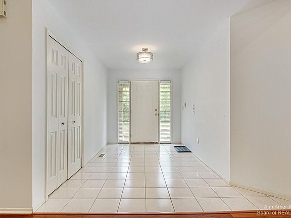 5th image of 16109 Maplewood Ct #100