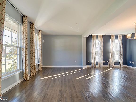 2nd image of 800 Naeve Ct
