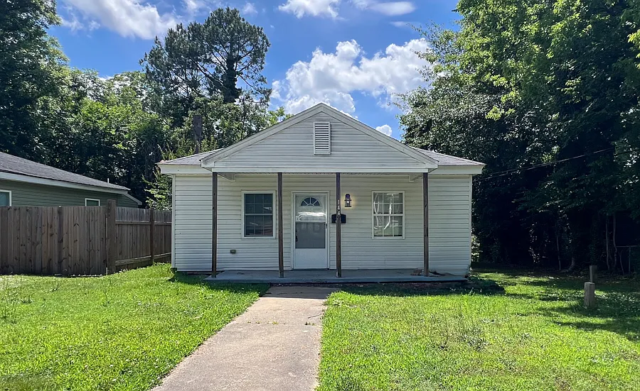 144 Spring St