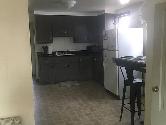 3rd image of 812A E Wright St #3