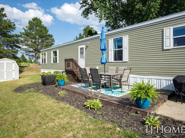 7300 Maize Dr NE, Belmont, MI 49306