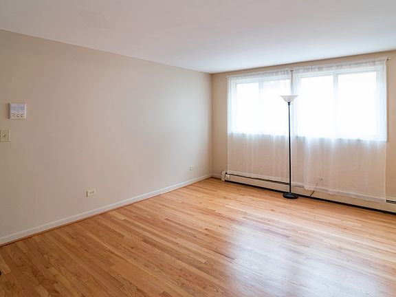 2nd image of 714 N Austin Blvd #1NE