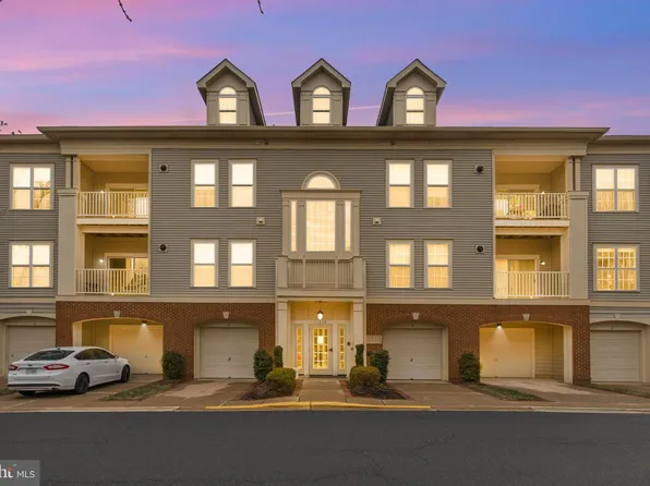 11338 Westbrook Mill Ln Unit 303, Fairfax, VA 22030