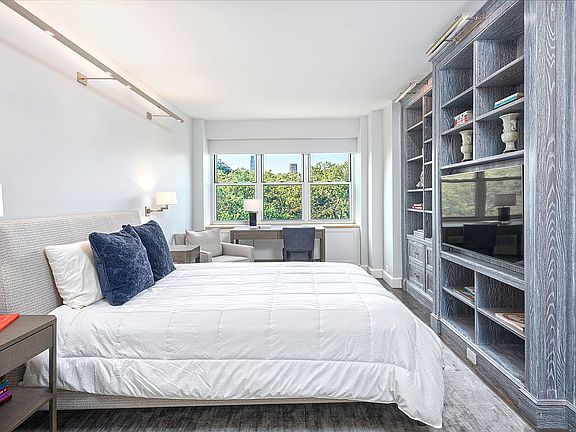 4th image of 900 5th Ave APT 7B