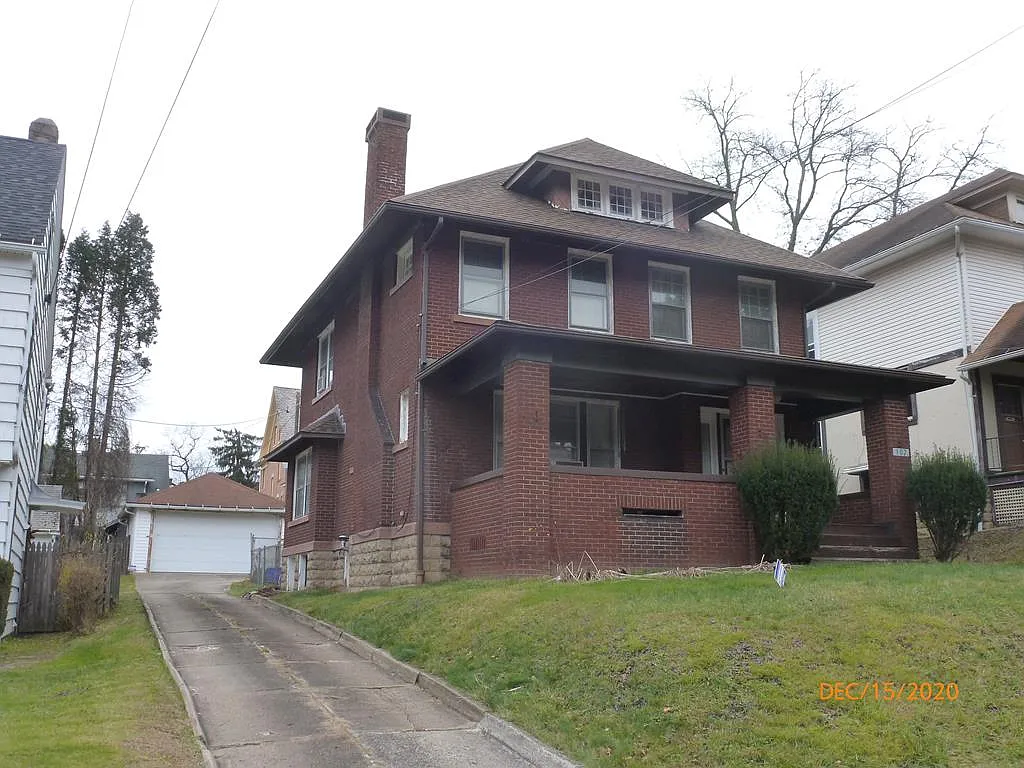 107 Cowell Ave photo 1